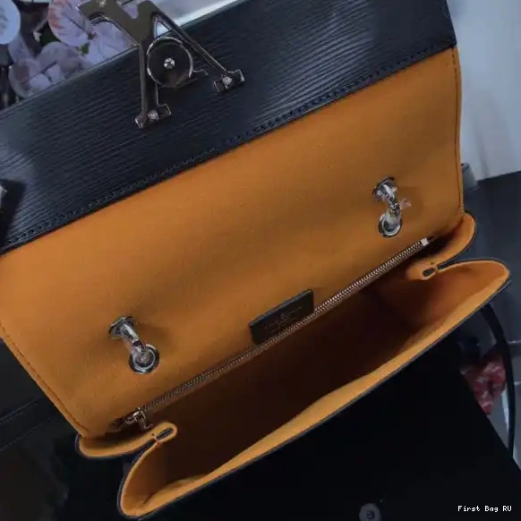 First bag PM GRENELLE VUITTON LOUIS 0701